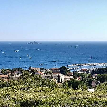 Le 22-2 Bedroom Apartment, 180 Sea View Terrace *