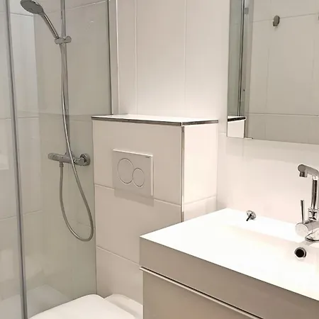 Le 22-2 Bedroom Apartment, 180 Sea View Terrace * 방돌