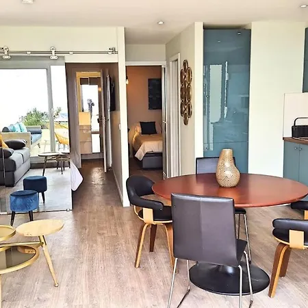 Le 22-2 Bedroom Apartment, 180 Sea View Terrace *